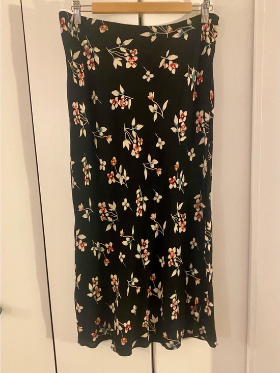 Madewell Dresses & Skirts - Madewell Black Floral Midi 90s Skirt